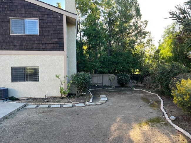 Building Photo - Light-Filled Living on a Peaceful Cul-De-Sac