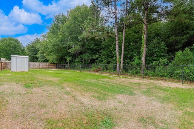 Building Photo - 133 Lone Oak Dr