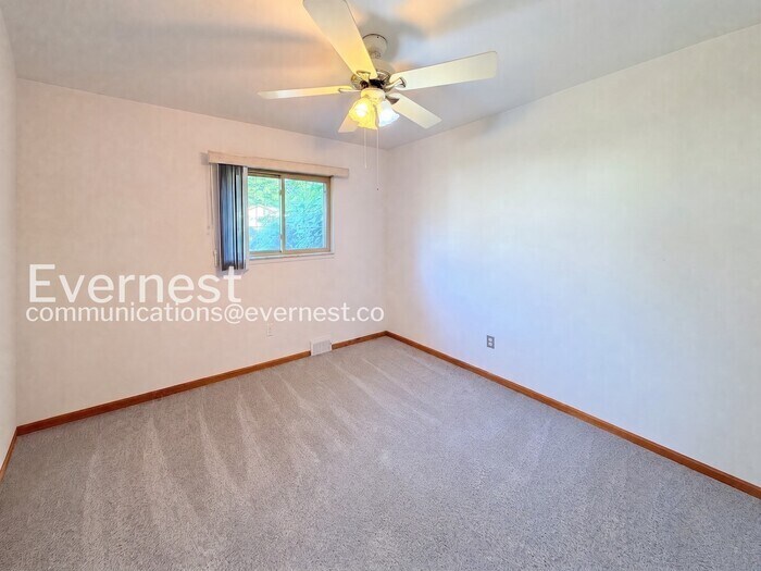 Building Photo - 38424 Chartier St