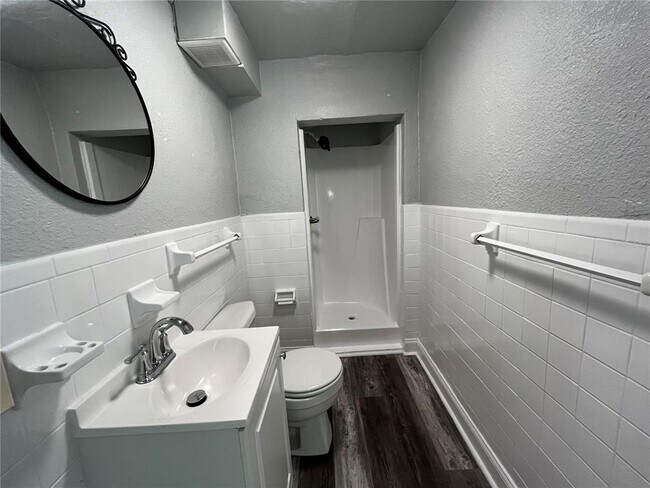 Building Photo - 908 Beverly Ave NW