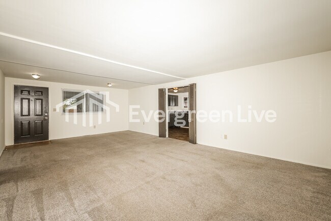 Building Photo - 6428 Celestine St