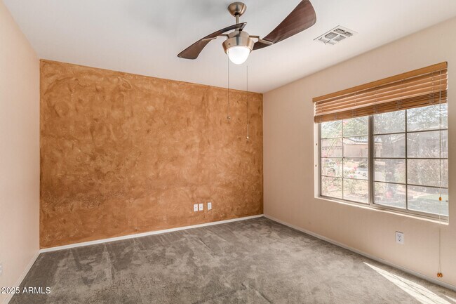 Building Photo - 1642 E Desert Ln