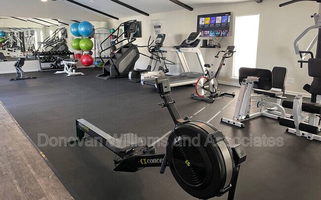 Building Photo - 2207 Kilborne Dr