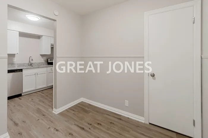 Building Photo - 2422 Wieck Dr