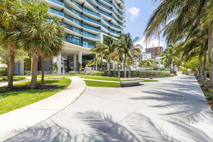 Building Photo - 460 NE 28th St