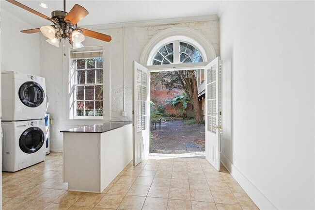 Building Photo - 1116 Royal St