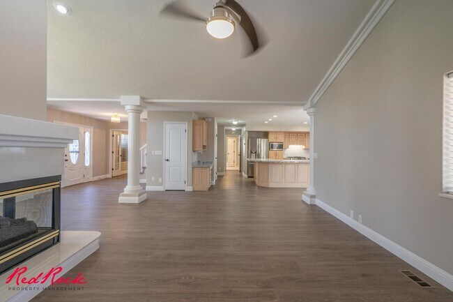 Building Photo - Spacious 6 Bedroom Home with a Balcony!