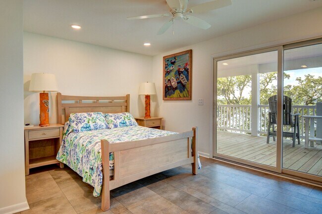 Building Photo - Seasonal Rental: Total Relaxation with Sou...