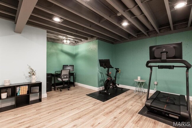 Building Photo - 3505 Chippewa Dr