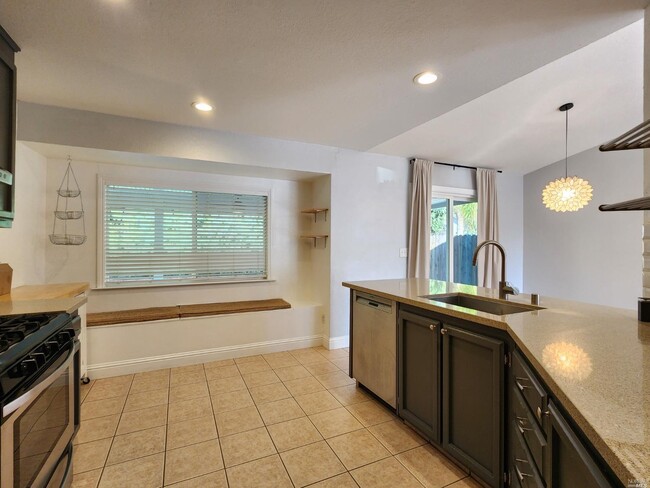 Building Photo - 354 Shamrock Ct