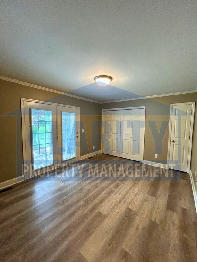 Building Photo - Two bedroom townhome in Downtown Cleveland!