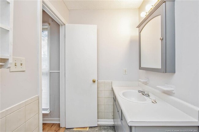 Building Photo - 6577 Green Meadow Ct