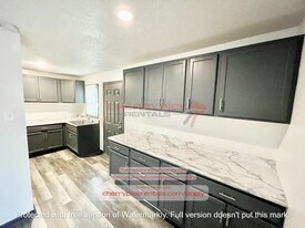 Building Photo - 4242 Pinkney St