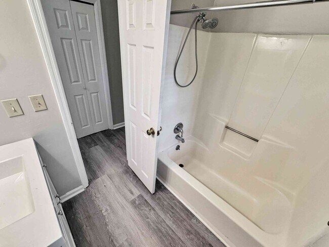 Building Photo - Renovated 4BR Home in Walton HS East Cobb