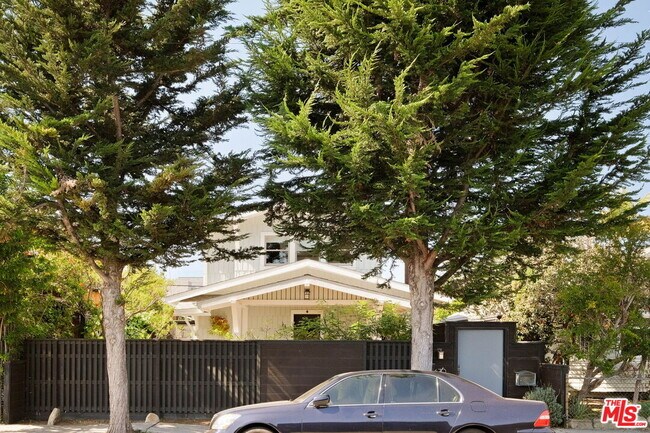 Building Photo - 1670 Electric Ave