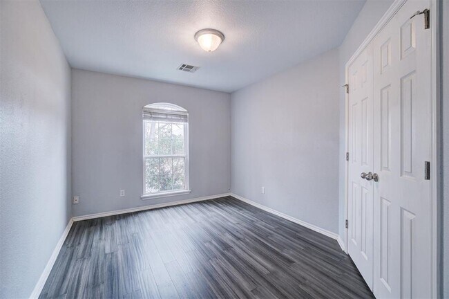 Building Photo - 408 Cherokee Gate Dr