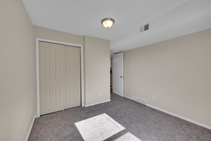 Building Photo - 539 Wright St