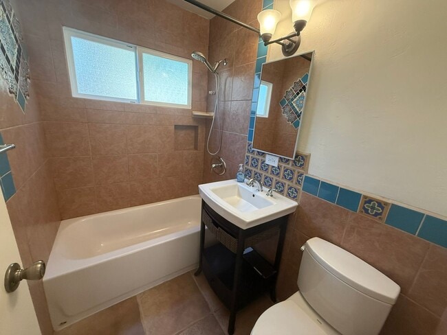 Building Photo - Charming 3BR/1.5BA Home for Rent in San Ca...