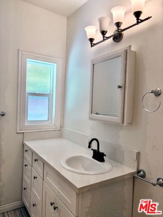 Building Photo - 459 S Holt Ave