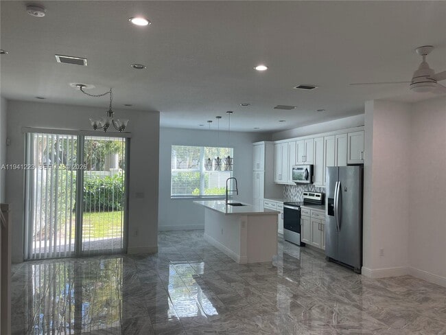 Building Photo - 592 Parsons Wy