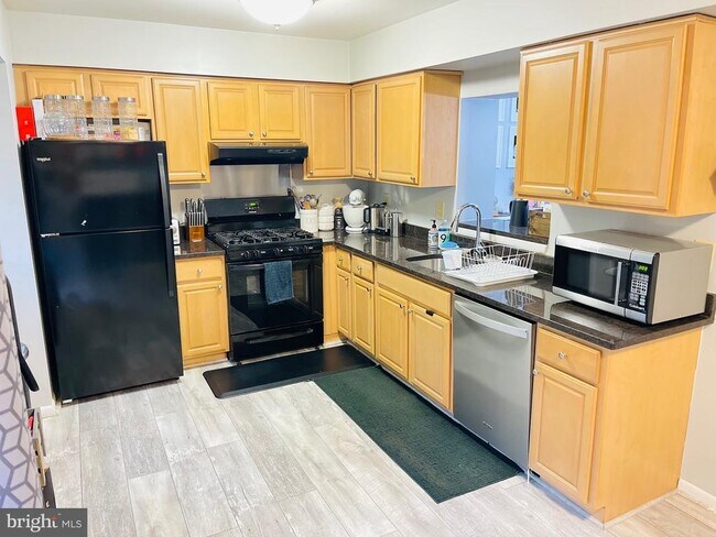 Building Photo - 16 Mateus Way