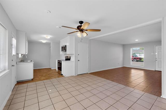 Building Photo - 4009 Providence Dr