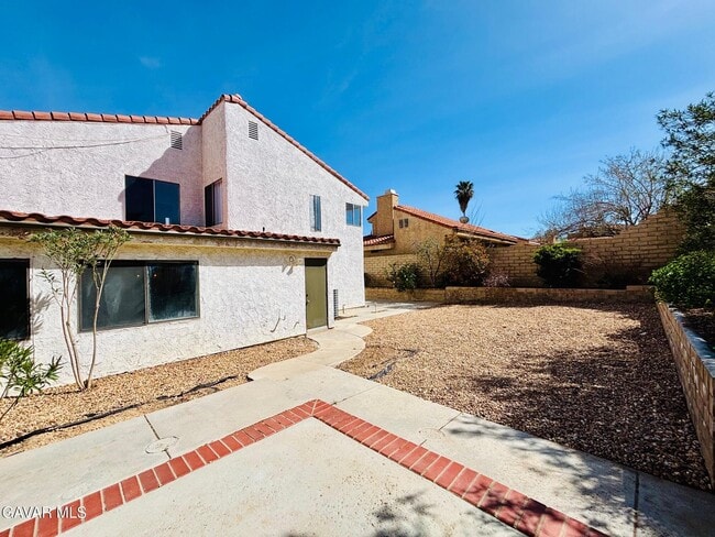 Building Photo - 38343 5th