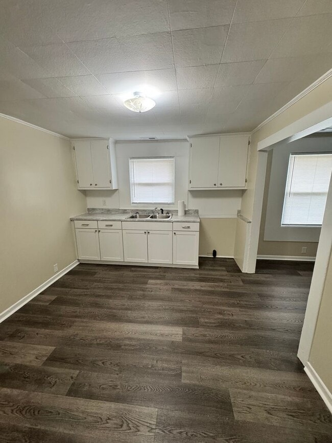 Building Photo - 2/1 House currently being remodeled. Shoul...