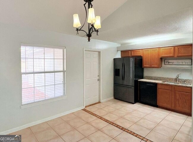 Building Photo - 304 McQueen Cir