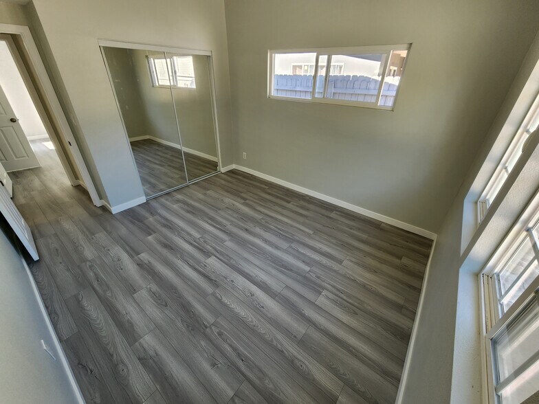 Building Photo - 7756 Zelzah Ave