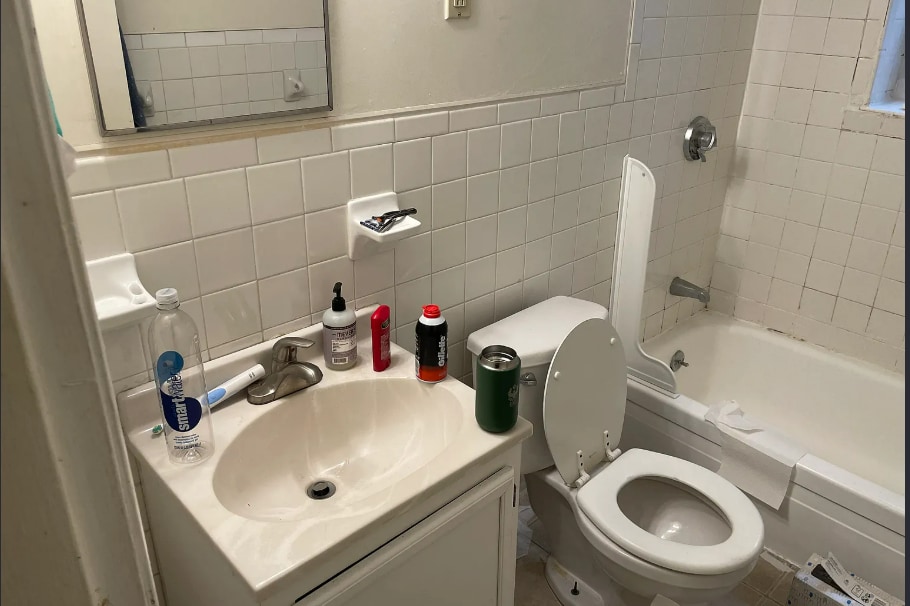 Building Photo - 212 Hemenway St