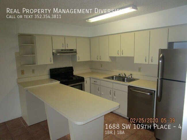 Building Photo - 1688 SW 109th Pl