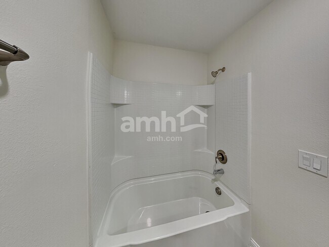 Building Photo - 6111 Little Blf Cir