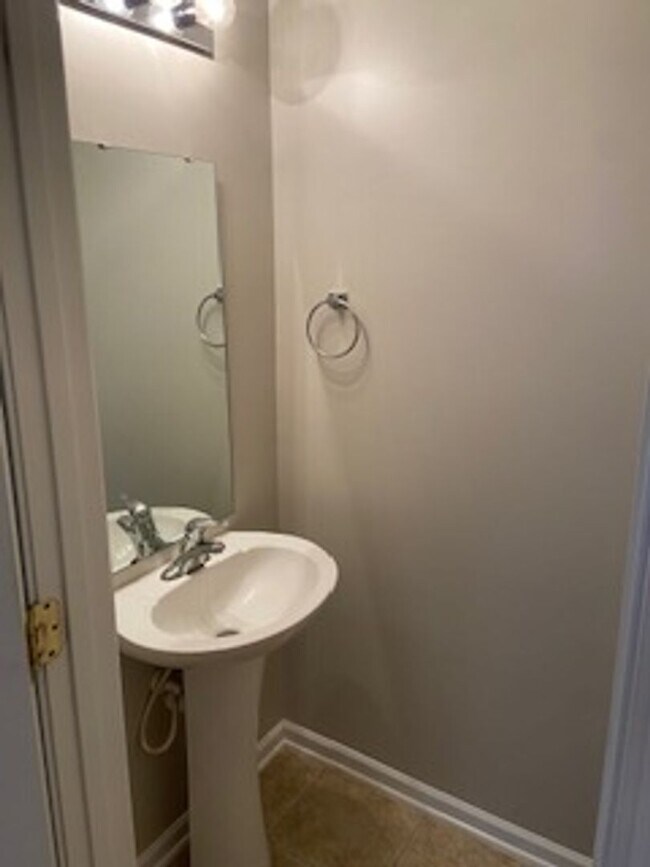 Building Photo - 3 Bedroom 2.5 Home in NE Columbia MOVE IN BY 1/31/26 RECEIVE $300 OFF FIRST MONTH'S RENT!!!!!!