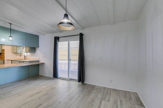Building Photo - Beautifully Remodeled Boulder City Home with Spacious Backyard Retreat