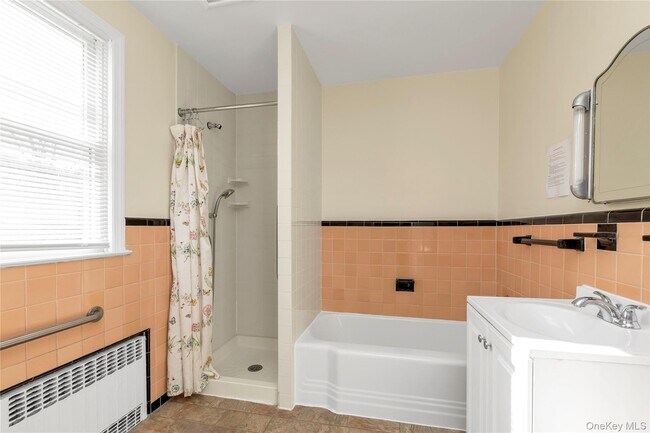 Building Photo - 19 Anstice St