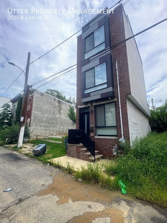Building Photo - 2137 N Darien St
