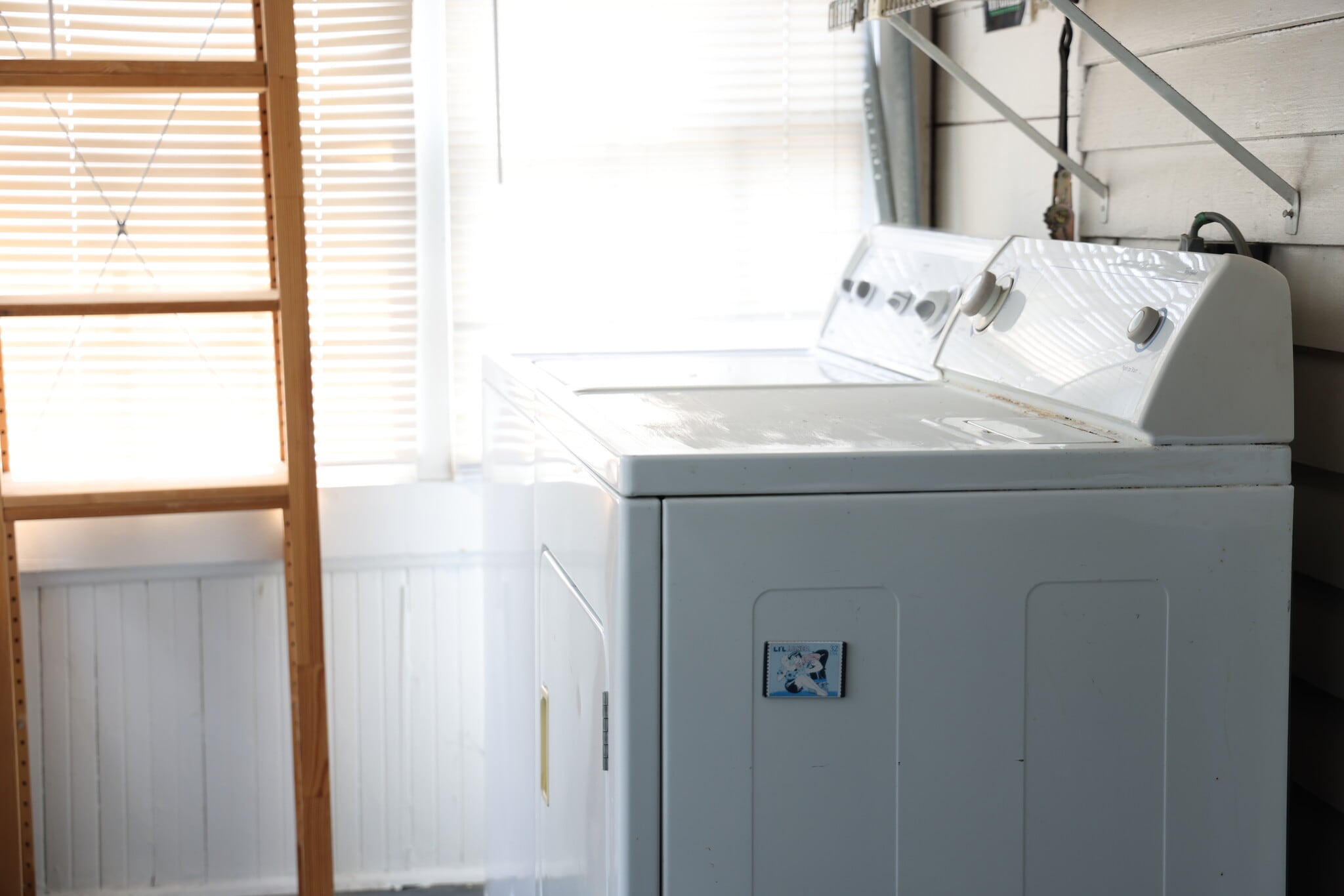 Building Photo - 405 W Drew St