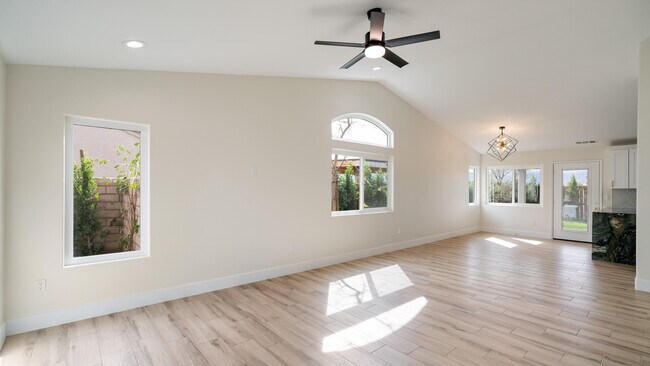 Building Photo - 48509 Calle Carmello