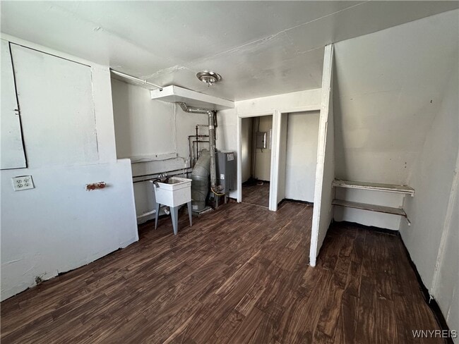 Building Photo - 540 Willett St