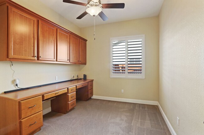 Building Photo - 1609 Maehl Dr