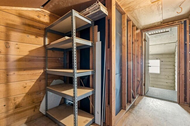 Building Photo - 3902 Peterson Ave