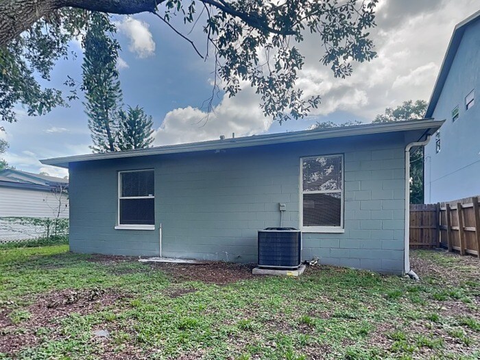 Building Photo - 3621 N 54th St