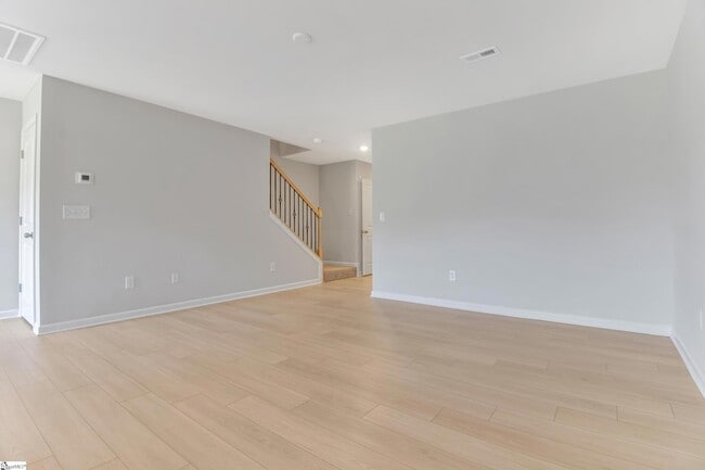 Building Photo - 3040 Willow Rd