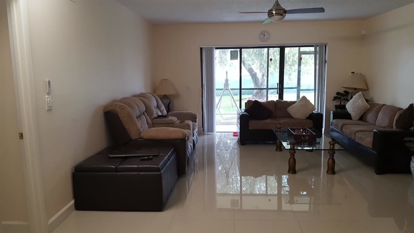 Living Room - 16491 Blatt Blvd