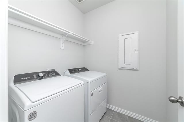 Building Photo - 1820 Briar Rose Dr