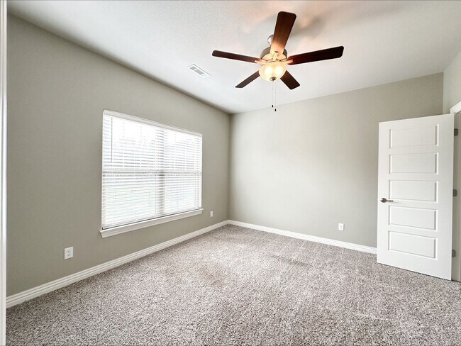 Building Photo - 2067 N Penelope Ln