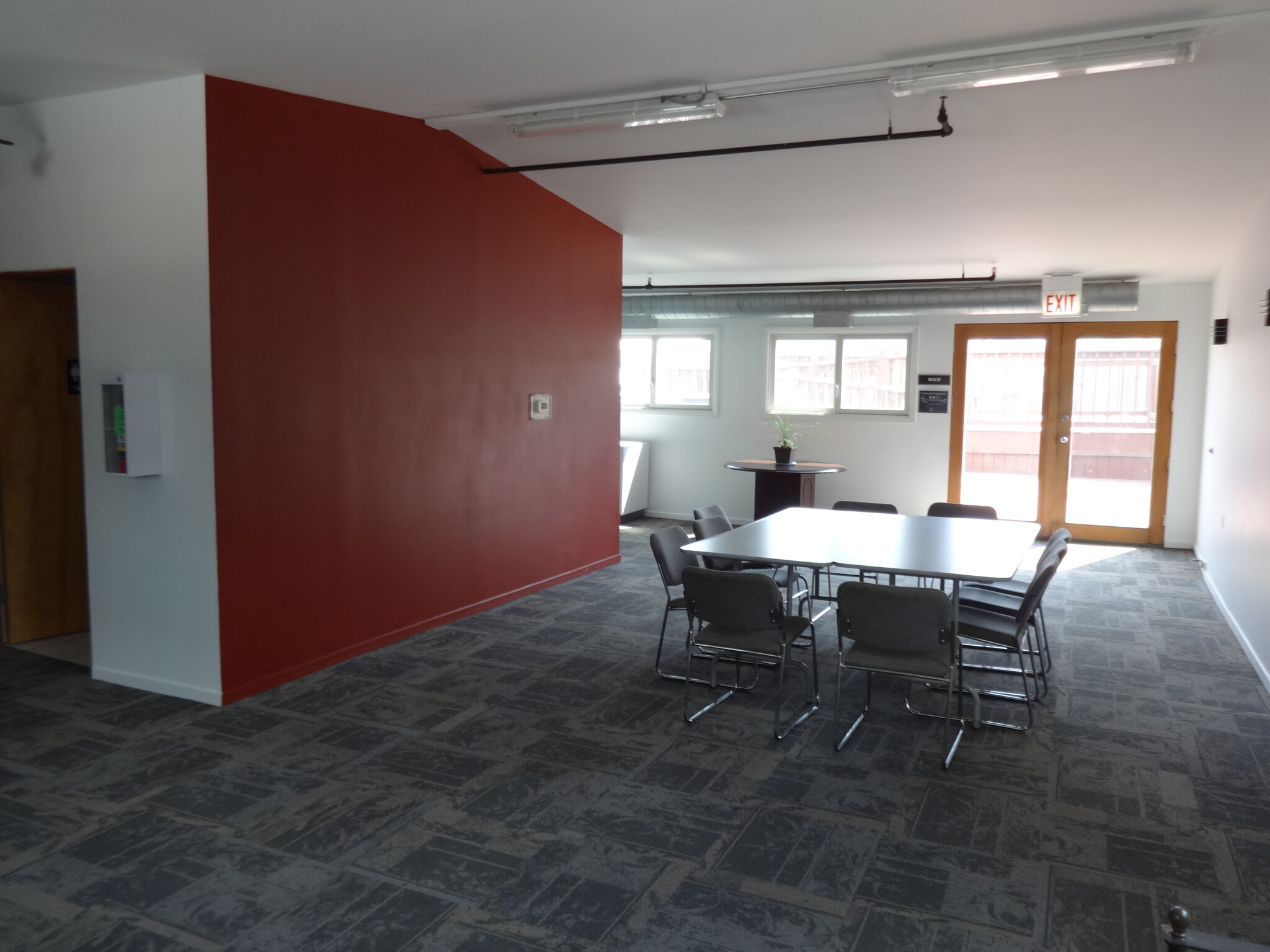 Community Room - 1000 W Washington Blvd