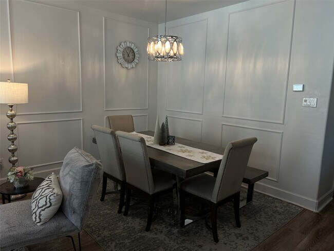 Building Photo - 312 Mission Ln