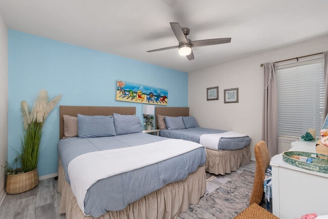 Building Photo - 134 E Huisache St